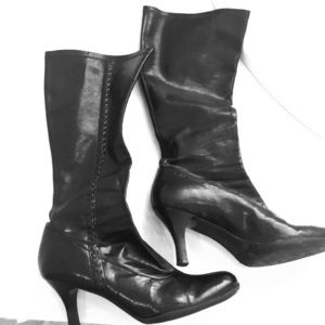 Gianni Bini black leather boots